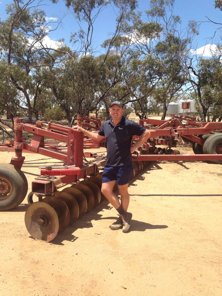 LiebeGroup's tweet photo. We love farmer visits!! #Harvest2014 #FarmerVisits #LiebeGroup http://t.co/5ePsDmxVWN