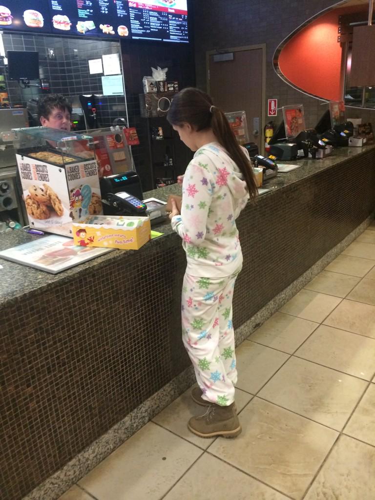 colinmclean5's tweet photo. Can't go anywhere with her @triciabhayes @ohdear_man @britanypgray http://t.co/SJCCANSoVU