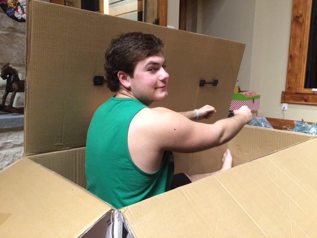 markbenno's tweet image. Some things don&apos;t change. #17yearoldsonplayinginthechristmastreebox #loveditwhenhewasfivetoo