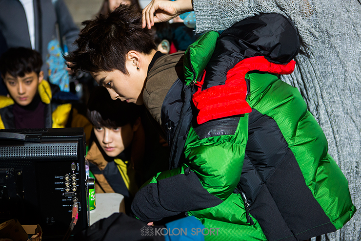 B3voD2DCUAE5Hiu.png:large