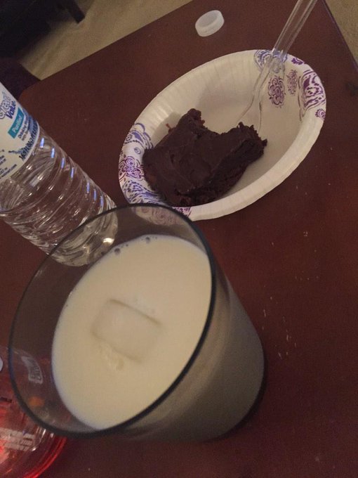 I keep dosing off on the couch. Think im gonna officially wrap up this Bday week of mine with a brownie<a href="/tag/fatboytim"class="tags"><span>#fatboytim</span></a>