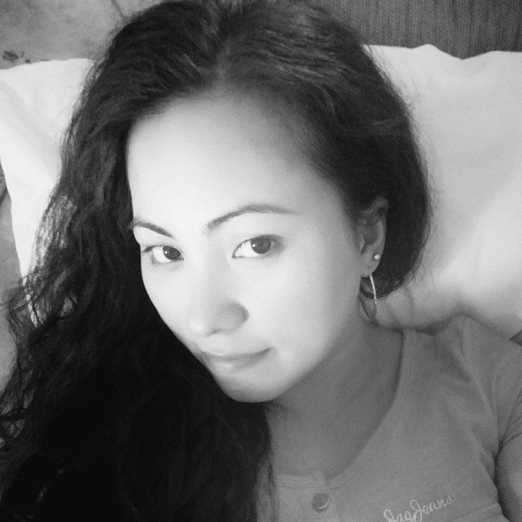 axyn's tweet image. Just bored