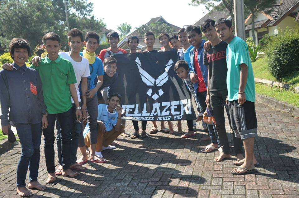 Happy Anniversary <a href="/Vellazeri_1D/">VLZ</a> makin kompak,gak maen kubu kubuan,saling ngerti satu sama lain TOGETHERNESS NEVER END