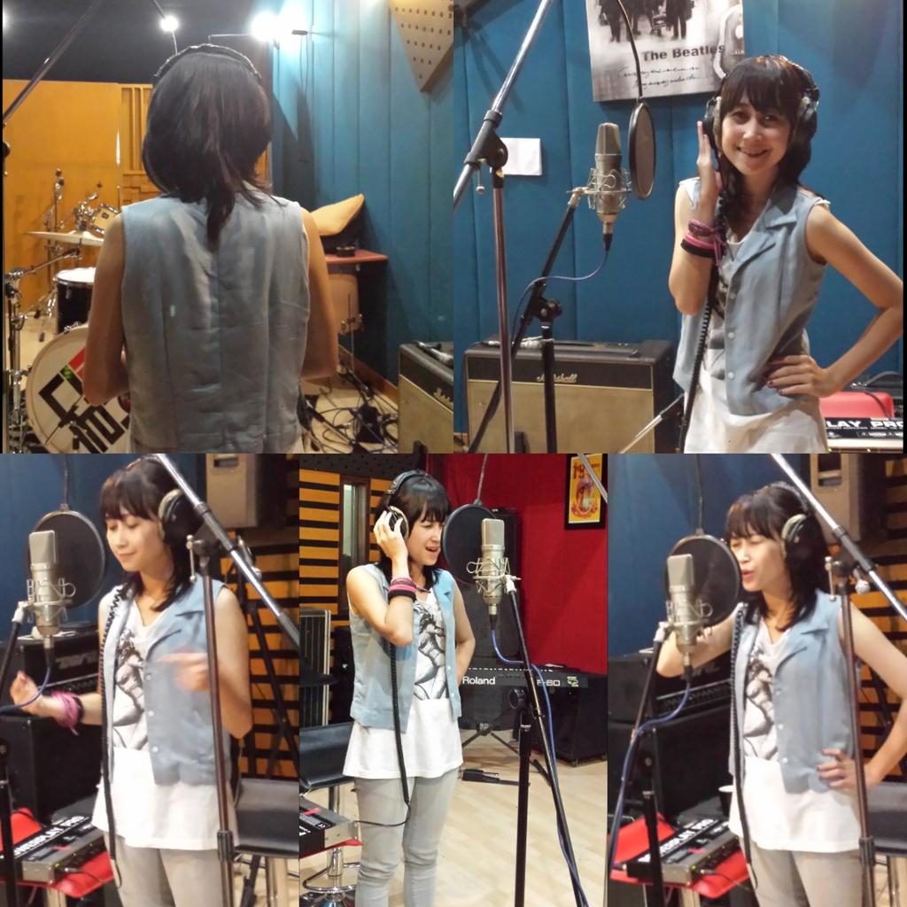 duo_tycha's tweet photo. Proses recording lagu ke 2 #takperlu di single lagu 1 @kelanastudio bersama @echaAyunda @ristytagor http://t.co/KuAPnl8hRF