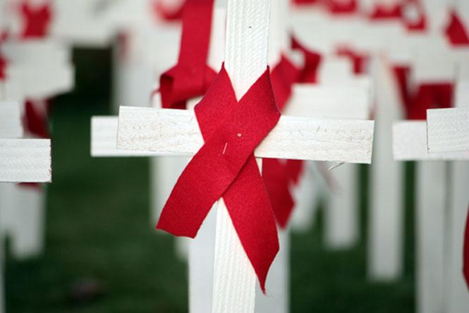 lgbtqnation's tweet photo. #WorldAIDSDay: For the countless many, gone too soon - 
http://t.co/iwlrPBWJHZ - #HIV #AIDS http://t.co/liCme8nyYV