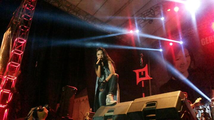 <a href="/KK_SAMARINDA/">kerabatkotaksmd</a>: <a href="/kotakband_/">Official KOTAK</a>  Kak <a href="/tantrikotak/">Tantrisyalindri</a>  "Gerbang raja <a href="/Rockinwoman/">Dawn Crowder</a>'sday TENGGARONG 251114