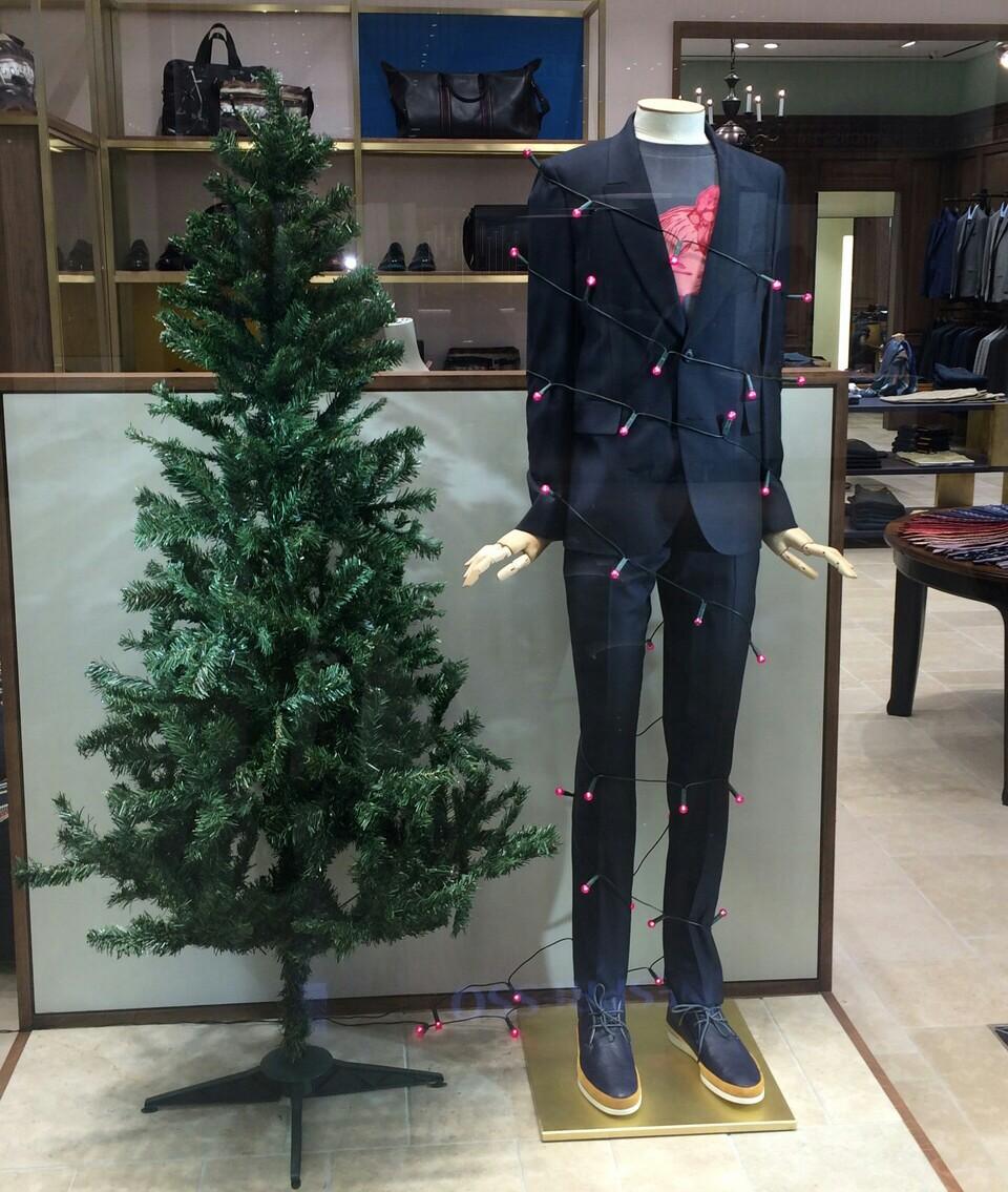 TheSurteeGroup's tweet photo. Happy 1st of December from Paul Smith and Burberry @HPCHydePark http://t.co/OskwYk4cOG