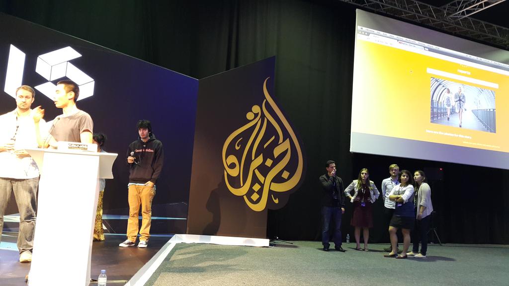 الفريق 8 يقدم فكرة التعرف والبحث الصوتي واستخدام نظارة غوغل ☺ في أسلوب وتقديم جميل #mediaincontext