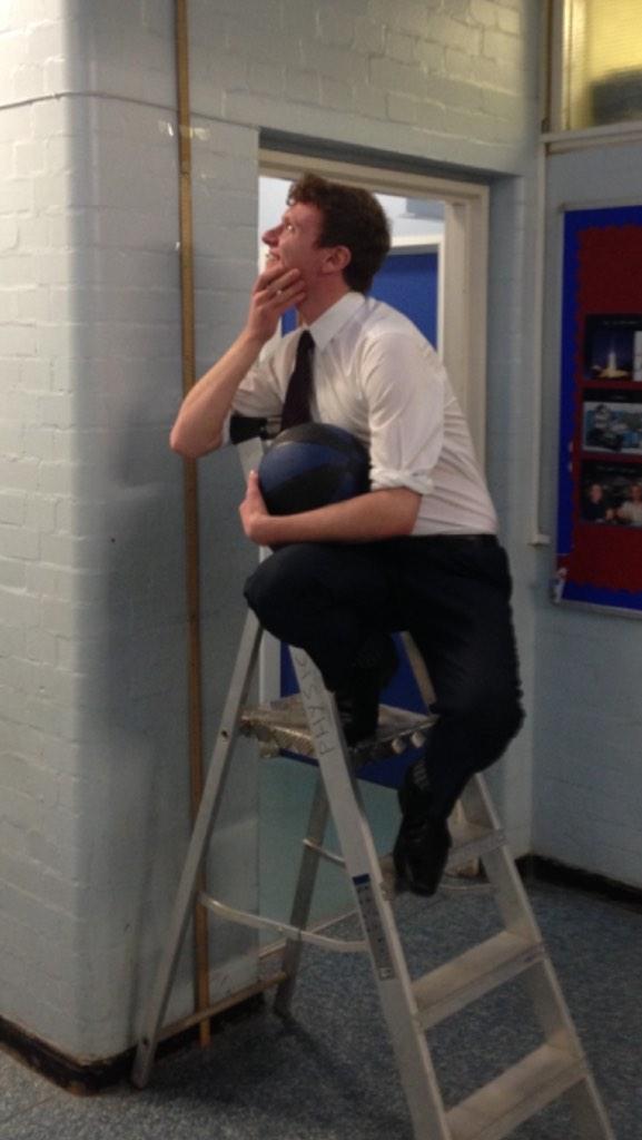 AQuickCuppaTea's tweet photo. @OPGSPhysics #ReasonsToDoALevelPhysics http://t.co/M0FLLzORQL