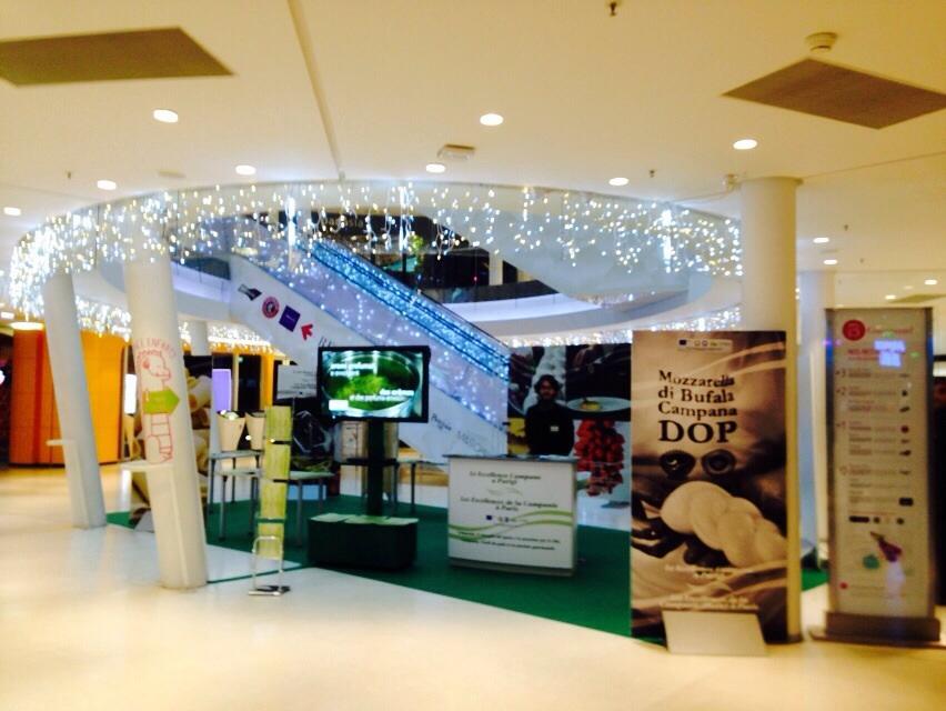 ExcellencesC's tweet photo. #ExcellencesdelaCampanie a' @Paris tout est prêt pour l'inauguration http://t.co/ksPc7wH8Kq