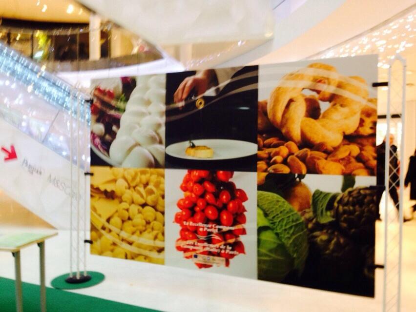 ExcellencesC's tweet photo. #ExcellencesdelaCampanie a' @Paris tout est prêt pour l'inauguration http://t.co/ksPc7wH8Kq