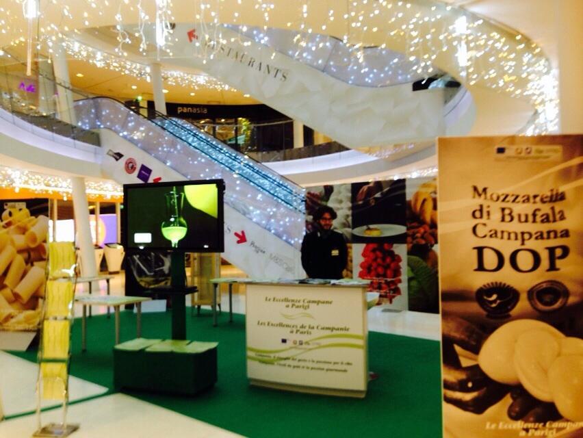ExcellencesC's tweet photo. #ExcellencesdelaCampanie a' @Paris tout est prêt pour l'inauguration http://t.co/ksPc7wH8Kq