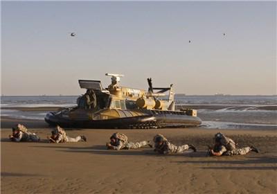 Iran's tweet photo. #Iran unveils new #military choppers, hovercraft 
http://t.co/phi5ks1eYv http://t.co/CH0EXbOz7h
