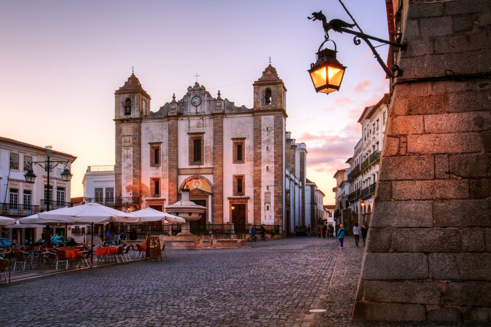 ElViajero_Pais's tweet photo. Una iglesia revestida de huesos humanos y un intrigante yacimiento neolítico en Évora,Portugal http://t.co/fohoqZhIWP http://t.co/bAvV3FLYDh