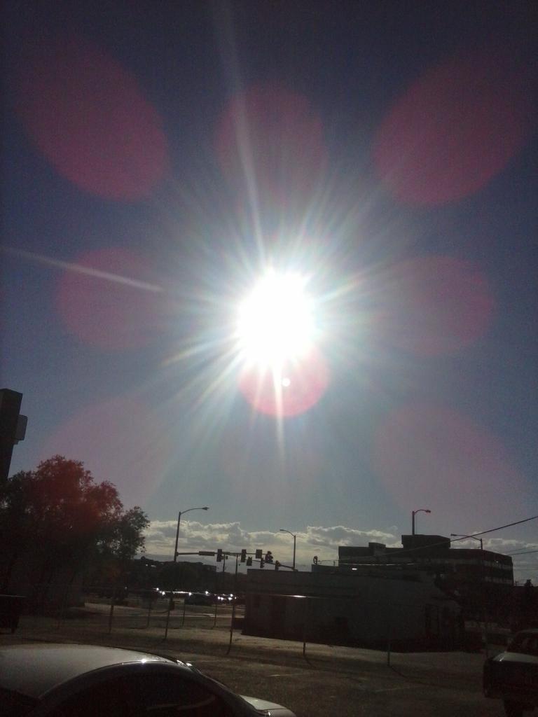 theweirdmiranda's tweet photo. I love the sun so much i take pictures of it. #Beaminglight #truebeauty http://t.co/p3Jj9ZdZDx