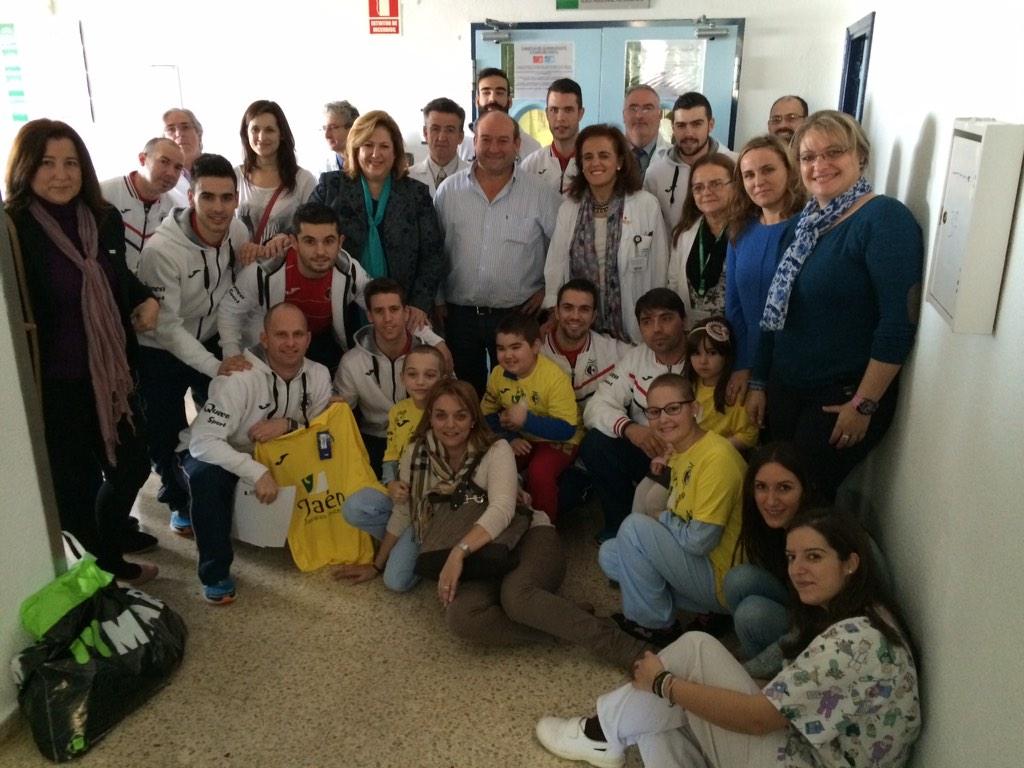 nfuconsa's tweet photo. @susijcc46  Gran corazón del @JaenFS. Todos deberíamos visitar a estos campeon@s alguna vez y valorar lo que tenemos. http://t.co/e1XdR4fALi