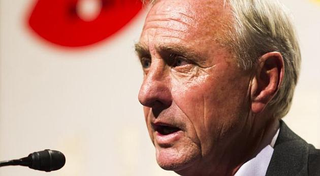 marca's tweet photo. Cruyff: "Fiché cuatro vascos porque los catalanes no eran valientes" http://t.co/0FmsOrcVA8 http://t.co/pBQvigFUFX