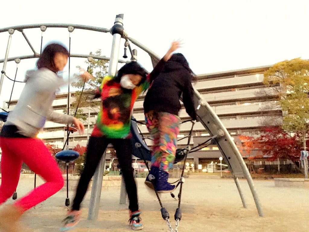 __hasuna's tweet photo. 2.3歳からの友達やしもう12年の付き合いか〜💗💗💗 http://t.co/1F1IGWHvHi