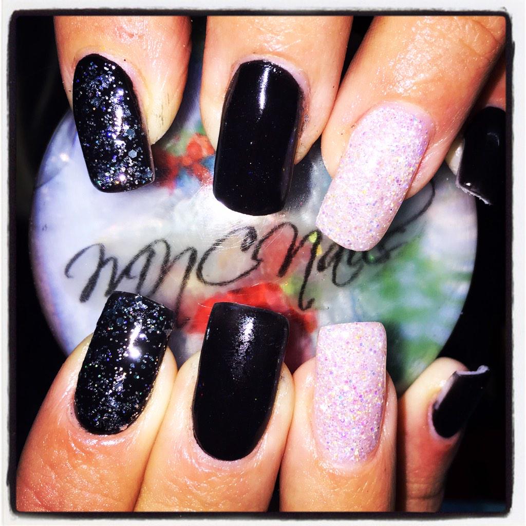 laacton's tweet image. #acrylic#extensions #youngnails #nailsystem #rainbowblack #whiteglitter #silverglitter #mncnailsbelfast