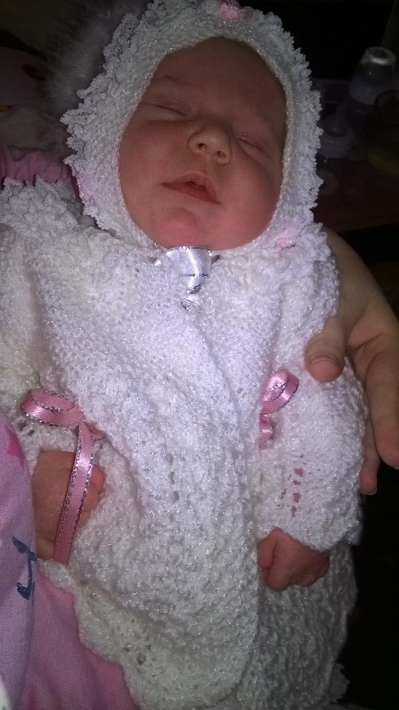 nikkiphil123's tweet photo. Most precious little girl in the world!<3 http://t.co/G1bci5PNlV
