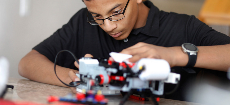 Inc's tweet photo. This 13-year-old who built a Braille printer out of Legos = our hero. http://t.co/dqNEcpwWmO @jillkrasny http://t.co/ebxpKWmIfh