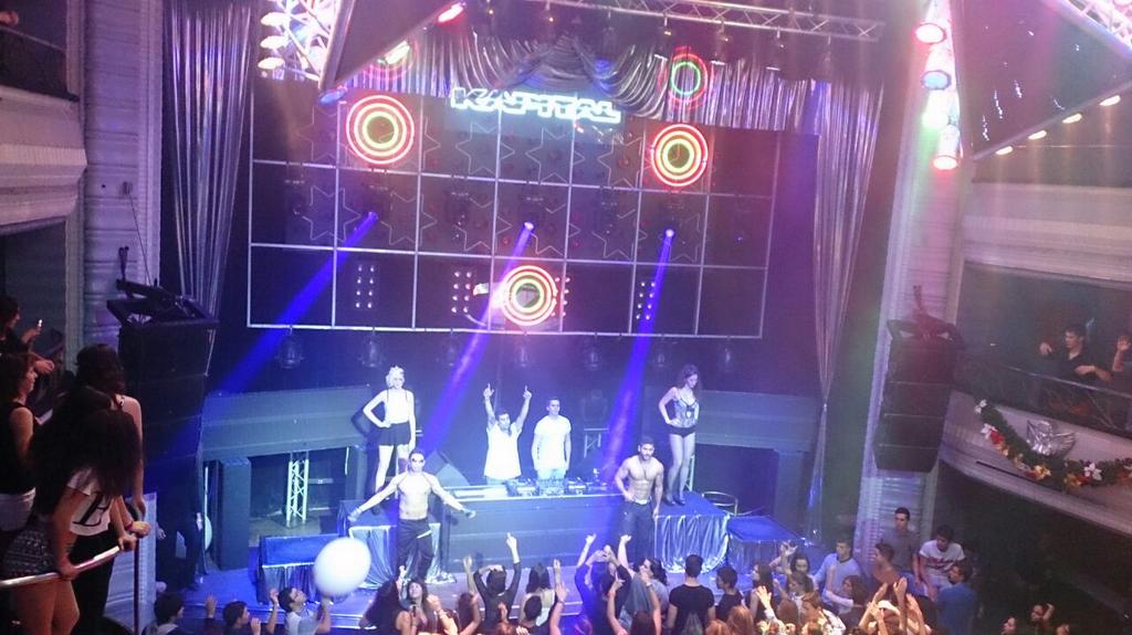 kapital_young's tweet photo. Gran fin de semana !! 
Que buenos momentos 🙌🙌
@JHO_ONYDJ @Fer_Orea
@Stormyerz (@josenandezdj vs @djvalcar) http://t.co/UFn4wEZges
