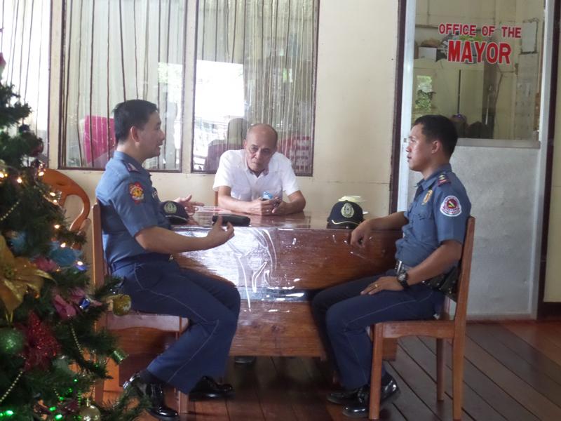 madridststion's tweet photo. PSSUPT NARCISO B VERDADERO APD SDSPPO visit Hon.JoseA.ArpilledaMayor ofMadrid,SDSto propose site of thenewPNPbuilding http://t.co/jzPQt1CrLy