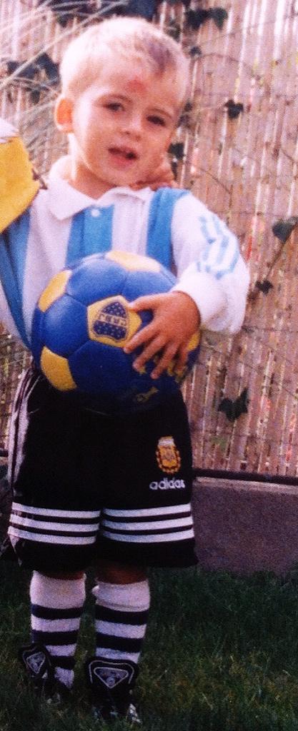 andres_koi's tweet photo. Ok, soy el último. Pero ahí va. #RecuerdosDvicio http://t.co/cda5sh7YSK