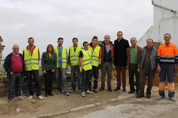 AytoArjona's tweet photo. (2) El Alcalde trata con la Delegada los distintos planes de empleo para los arjoneros, en especial, los jóvenes. http://t.co/JsoQ8MHUrW