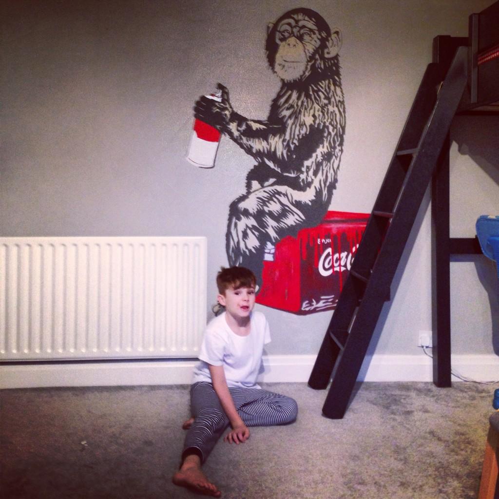 Juliette_Page's tweet photo. #wallart #bansky #inspiration #wallspeak http://t.co/b77RCnbomf