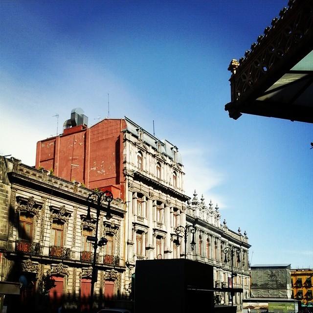 GrciAlvrzz's tweet image. La calle #Tacuba en elc#centrohistorico y el bello conjunto de #edificiosantiguos que en ella hay #edificios #Edi...