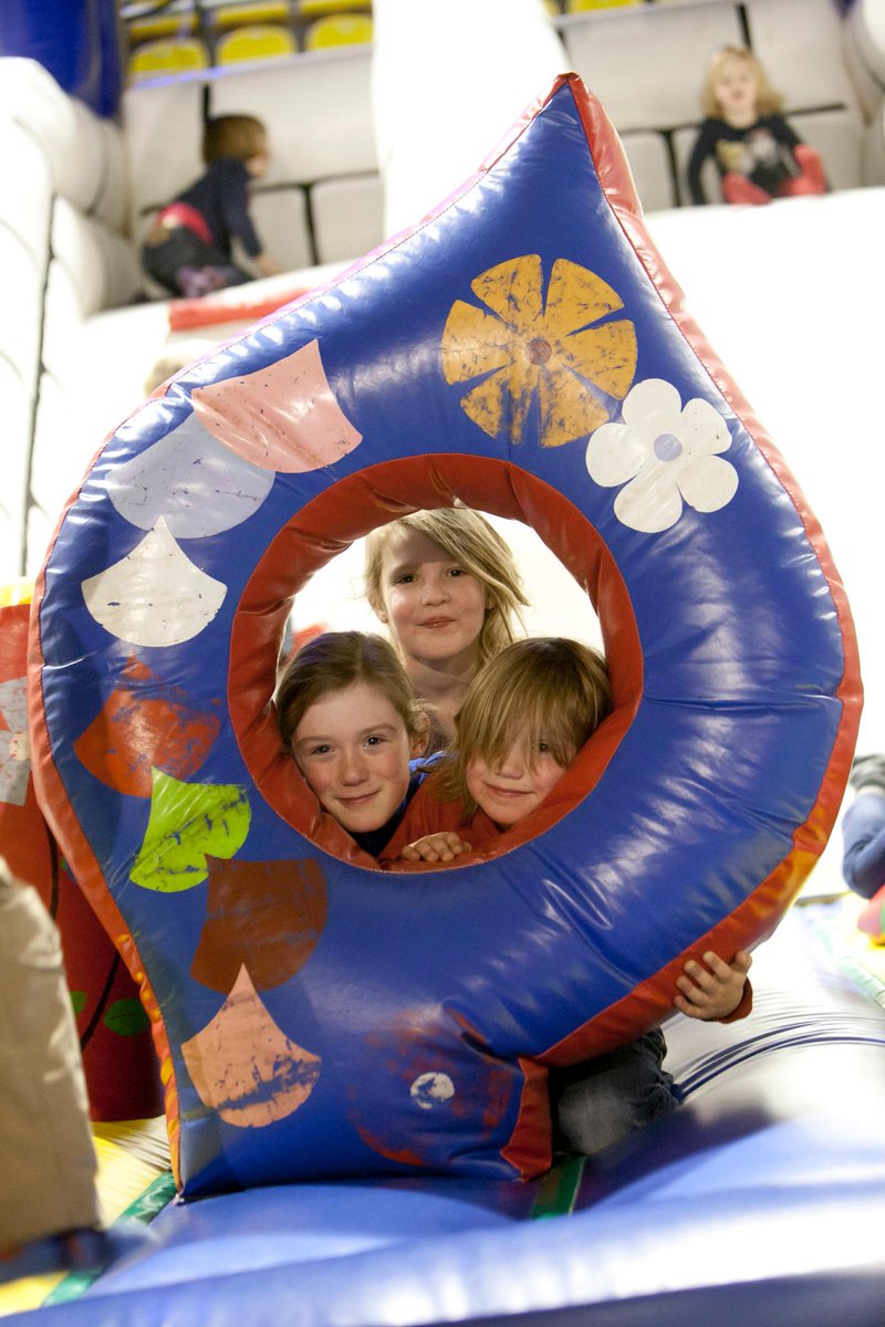 Kom in de #kerstvakantie spelen bij #kinderspeelland op ma 22 &amp; di 23 dec @IndoorEindhoven genneperparken.nl/node/8312
