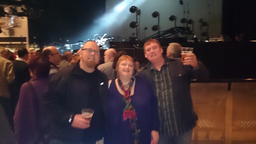 littlebootevans's tweet photo. Waiting for Peter Gabriel to come on stage @MikeyMole http://t.co/RRExUHjYMH