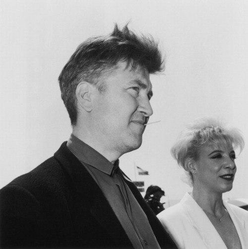 Happy birthday, Julee Cruise!  Watch the official video for Falling :  