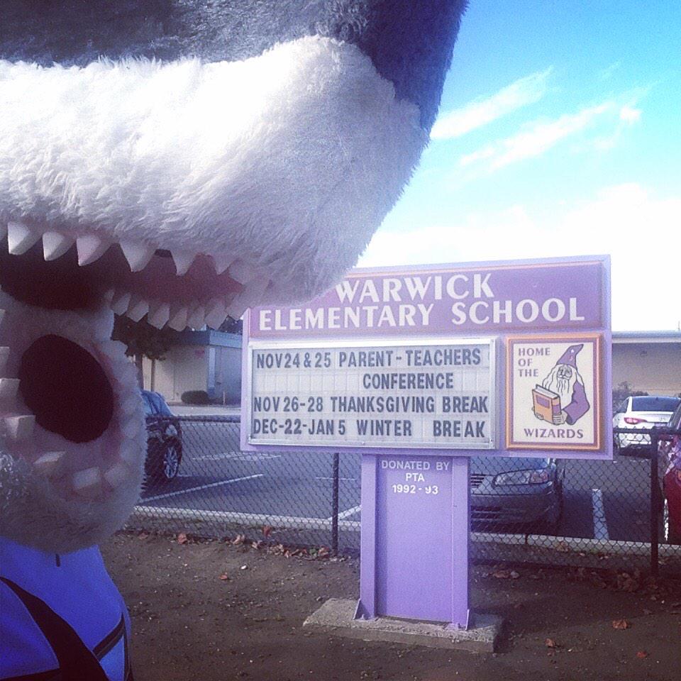 sjsharkie's tweet photo. #sharkieselfie: out visiting lots of schools (like Warwick elem) today with #ReadingIsCoolPresentedByComericaBank http://t.co/xiWK64ZTYs