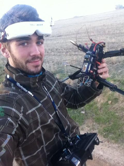 jaimenew19's tweet photo. Despues de una larga espera, primer vuelo fpv completado con exito! http://t.co/RmqLHelJBi