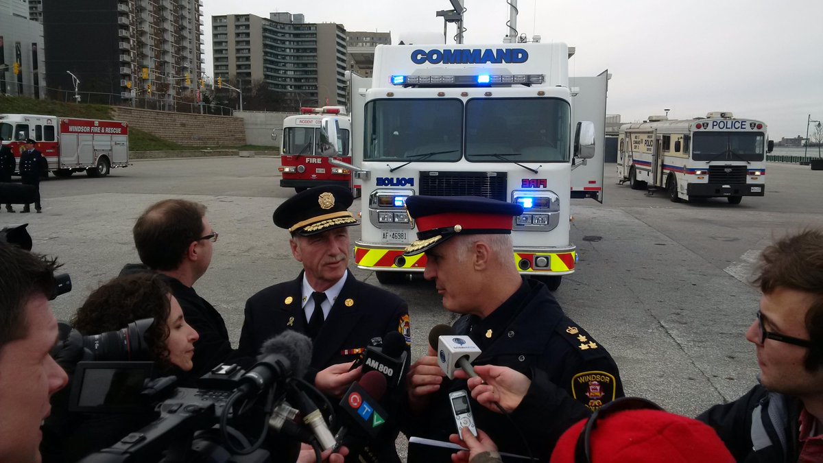 MatthewDAsti's tweet image. Chief Frederick And Montone speaking to local media regarding the new #mobilecommandpost an investment for #Windsor