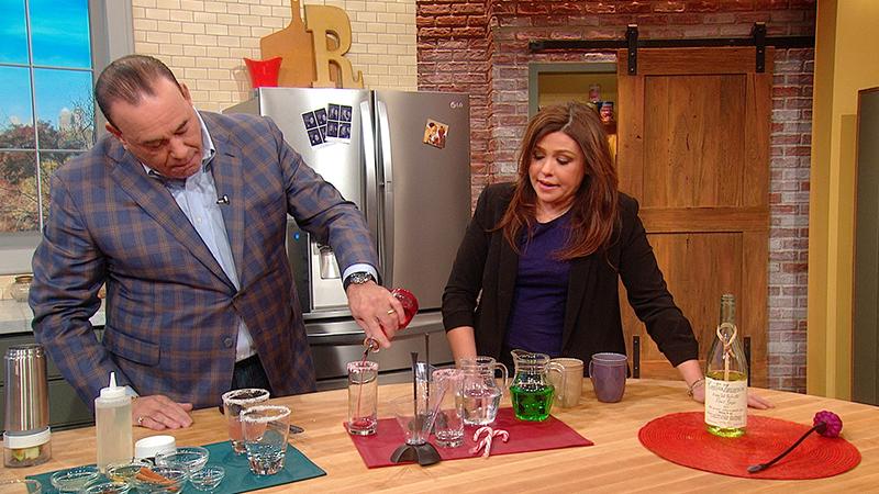 RachaelRayShow's tweet photo. Make drinks more fun this season: @BarRescue’s @jontaffer has some tricks up his sleeve! http://t.co/j3a0aQYLsY http://t.co/eHvW1lW1v8