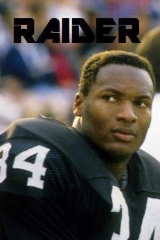    Happy 52nd Birthday Bo Jackson, possibly the gr8est Raider of all time!   