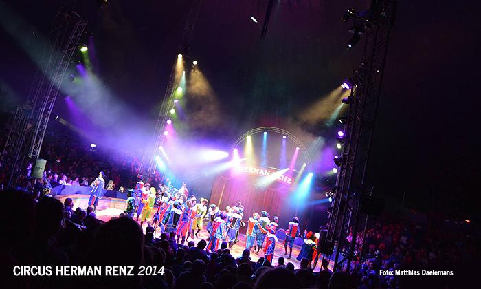 CircusHRenz's tweet photo. GROOT SUCCES! Meer dan 21.000 bezoekers tijdens 'Sint in de Piste' in #stadsintniklaas 2014 http://t.co/LZZArTg25z http://t.co/pjpGcUwjxQ