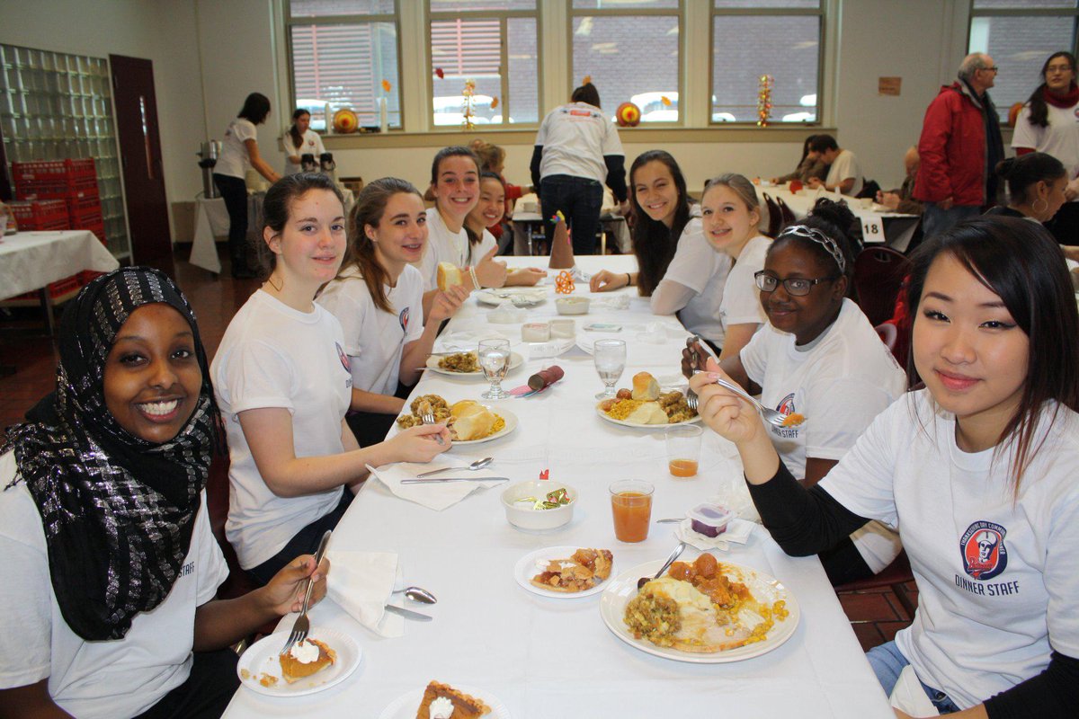 BCSDHighSchool's tweet photo. Our BHS student volunteers take a well deserved break on Thanksgiving Day! Well done BHS students and staff! http://t.co/sre92wUeid
