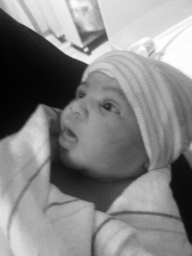 danaistarr's tweet photo. 😘😍Alexa Michelle Martin 8lbs 13 oz 22" Long. Beautiful &amp; Long 😂❤️😍 
@Family_Operated &amp; @DestiniKeaira http://t.co/8miZjuQlXP