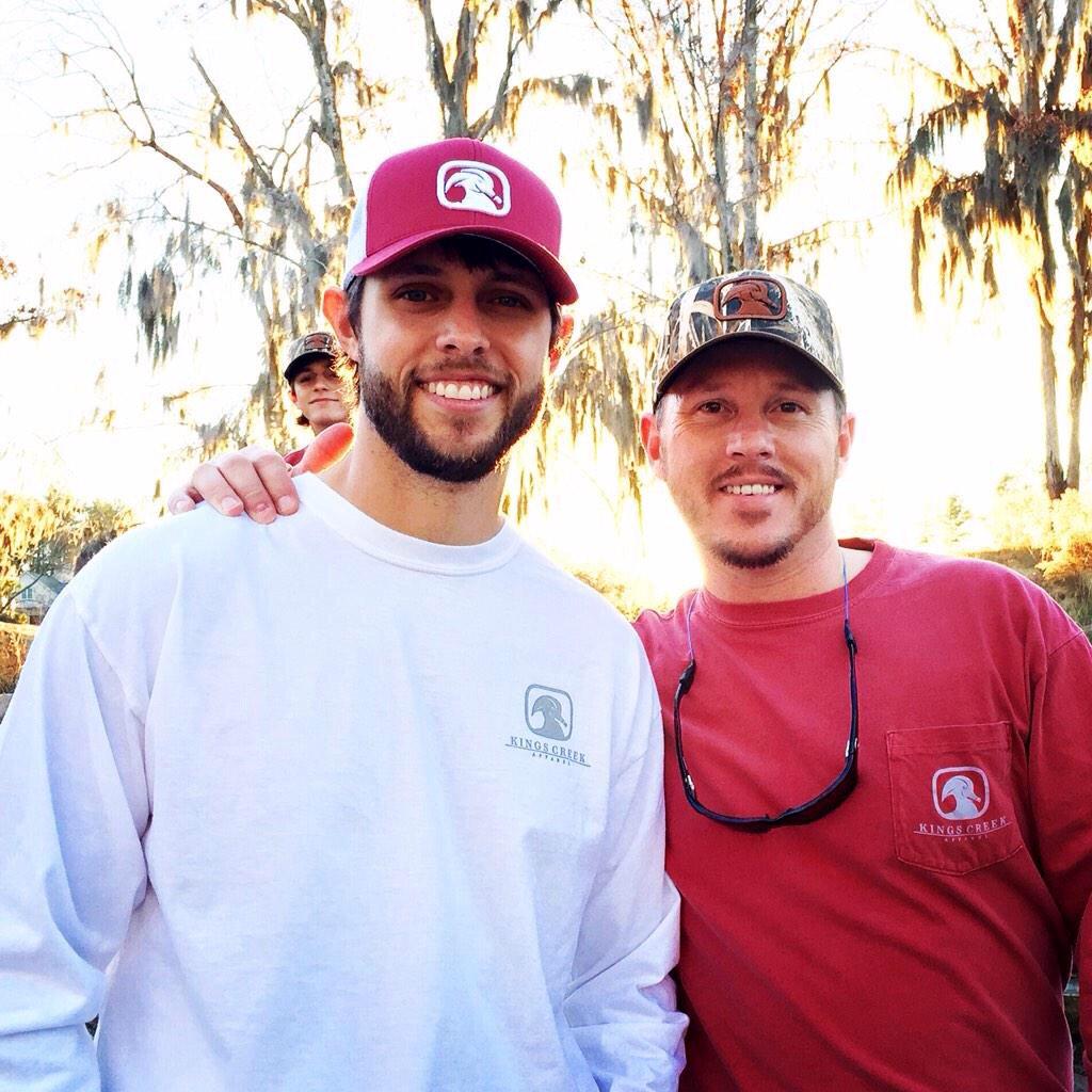 jessestrick's tweet photo. And THIS guy!! (& Mase creepin') Good Times!! #kingscreekapparel #thatgear #rayfulchermusic http://t.co/MRcBHNKexq