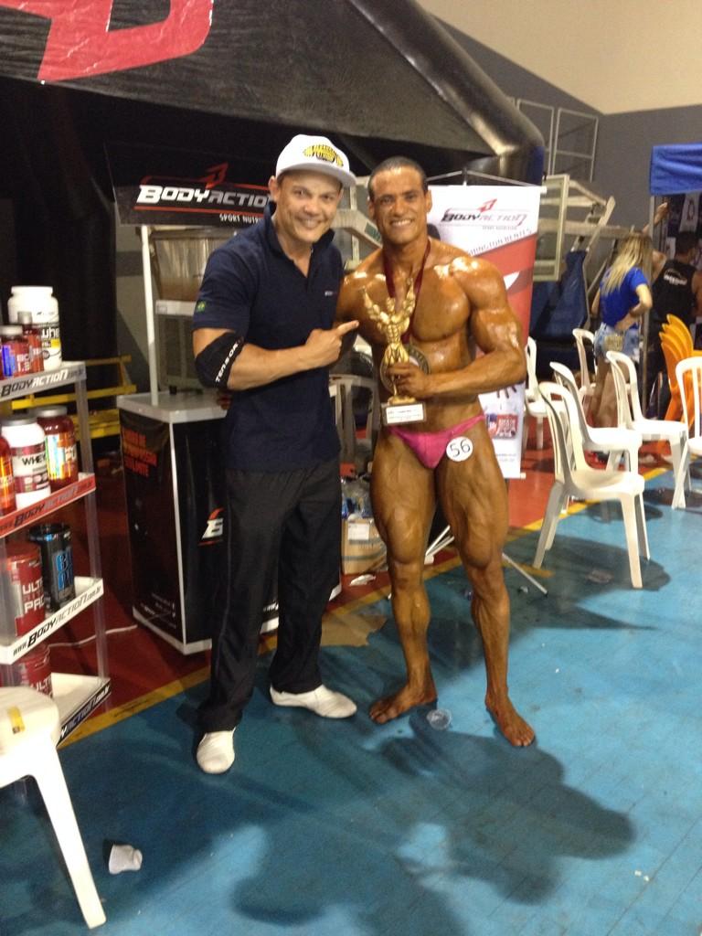 personalclassic's tweet photo. Parabéns #felipemonteiro campeão da categoria pesada, foi lá no stand da  @body_action marcar presença obrigado. Vale http://t.co/hUYZrLwYq0