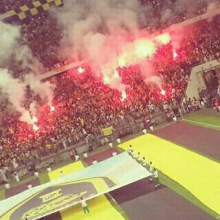 mmaassaa505's tweet photo. جمهور يخيف الخصم 

#الاتحاد_الهلال http://t.co/bntkJzXQXO