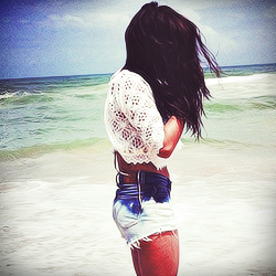 Larabonomi's tweet photo. Vem dezembro, vem férias!! 🌴☀️🏊🏄😍

#praia

#amoo http://t.co/qrOmuAomAS