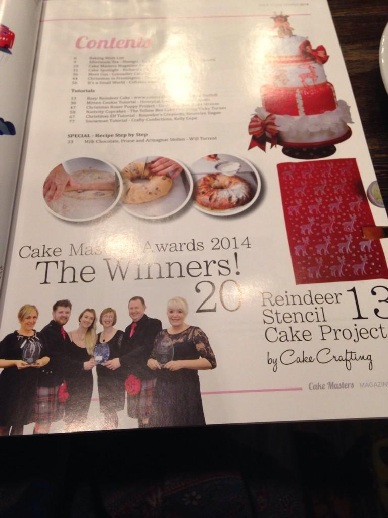 Our shiny Christmas issue is out! RT for your chance to win a copy - free stencil from <a href="/CakeCraftingUK/">Cake Crafting</a>!