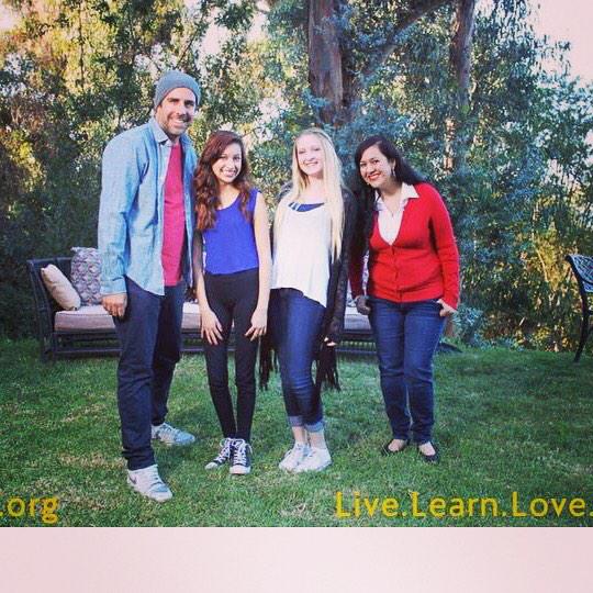 QueenBeeLatina's tweet photo. The Fluentials support PBS! Live.Learn.Love.L.A. #Momflential #Dadfluential #Latinafluential #Teenfluentials http://t.co/1WrJ7zVXae