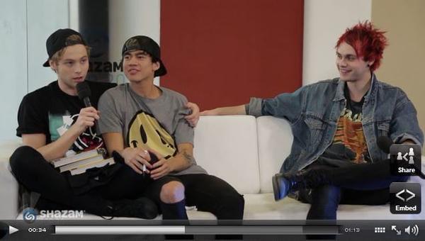 LukesVanzs's tweet image. When you're a third wheel and you try to act like you're having a good time