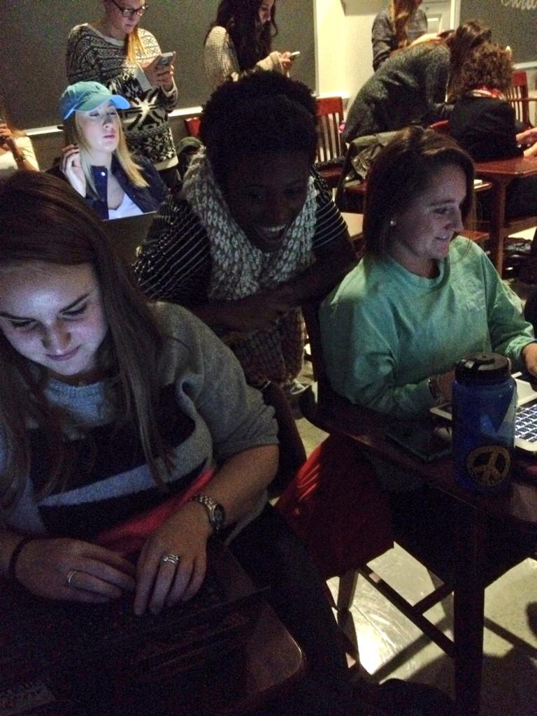 BlueHenJanelle's tweet photo. I want to get involved too! The info your sharing is interesting @Derella #visitudcomm318 http://t.co/Xc5It2CuLA